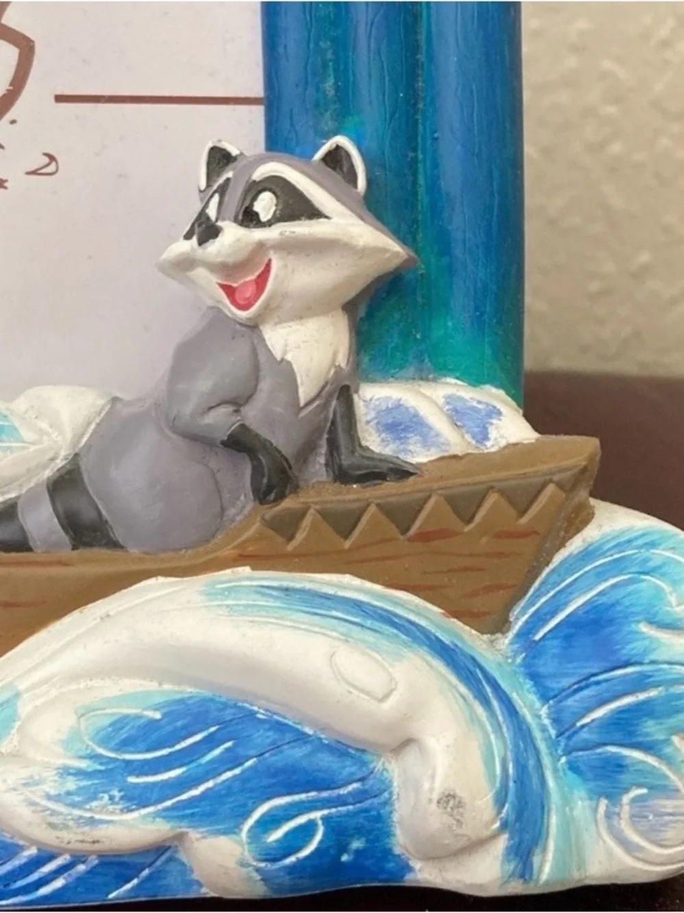 Disney VINTAGE Pocahontas Resin Picture Frame . 4x6 photo.